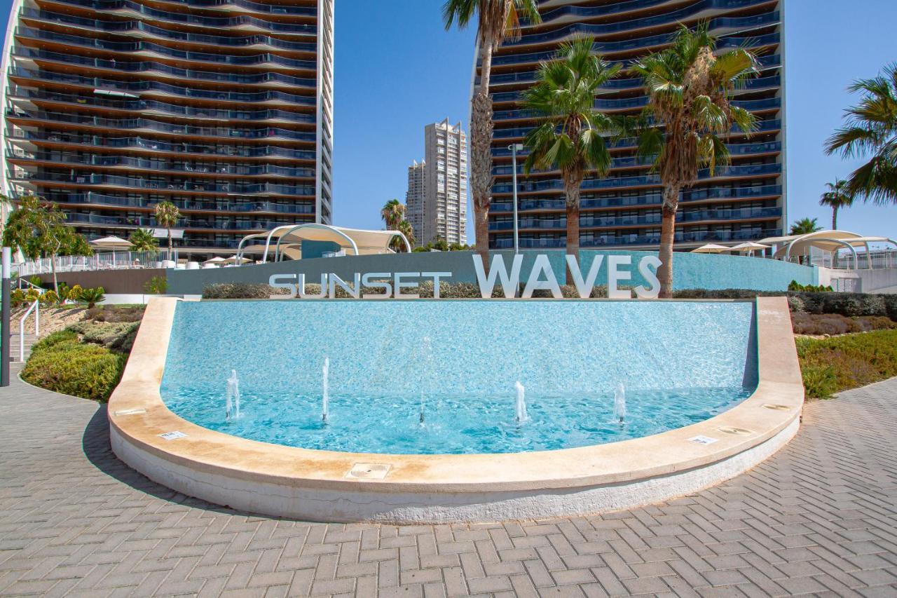 Sunset Waves Sea View Apartments ベニドルム エクステリア 写真