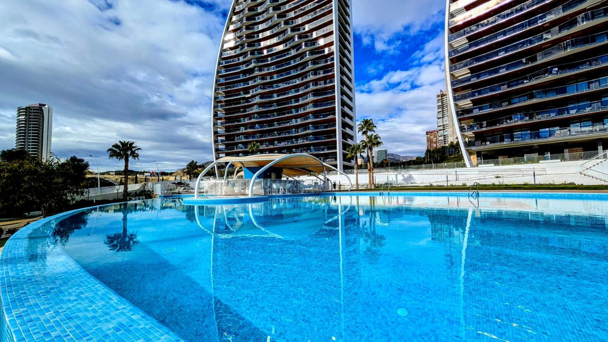 Sunset Waves Sea View Apartments ベニドルム エクステリア 写真
